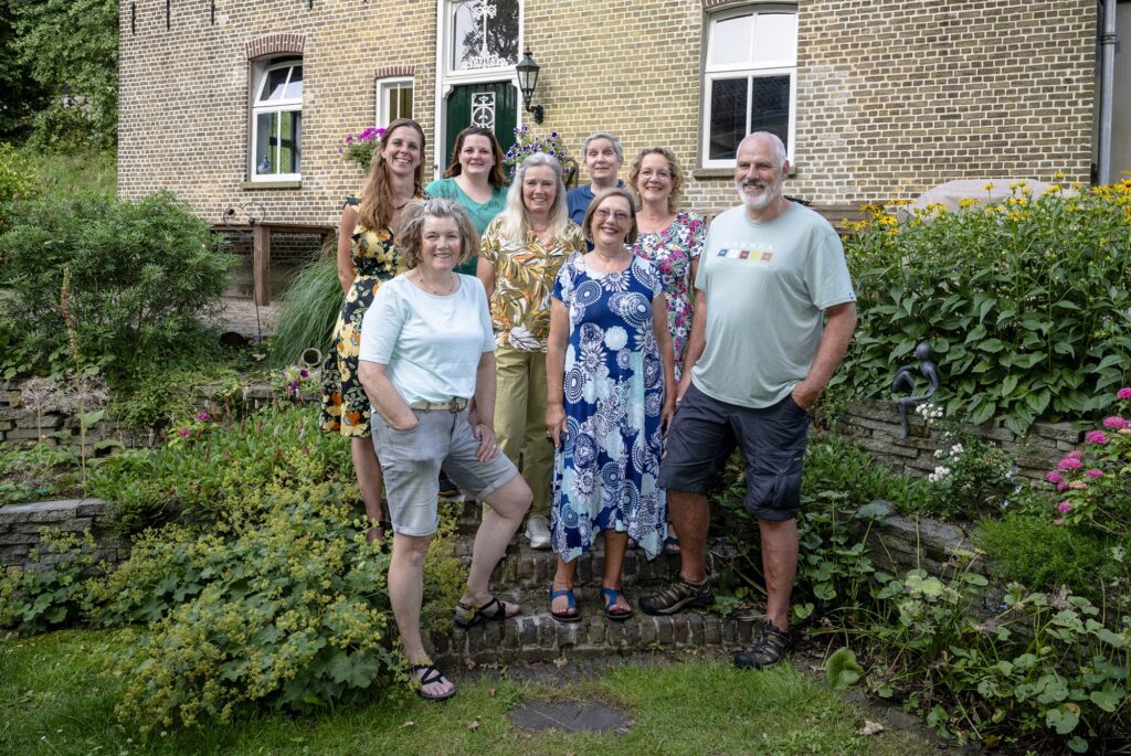 De groep van alle Capelse Tuinrangers bij elkaar